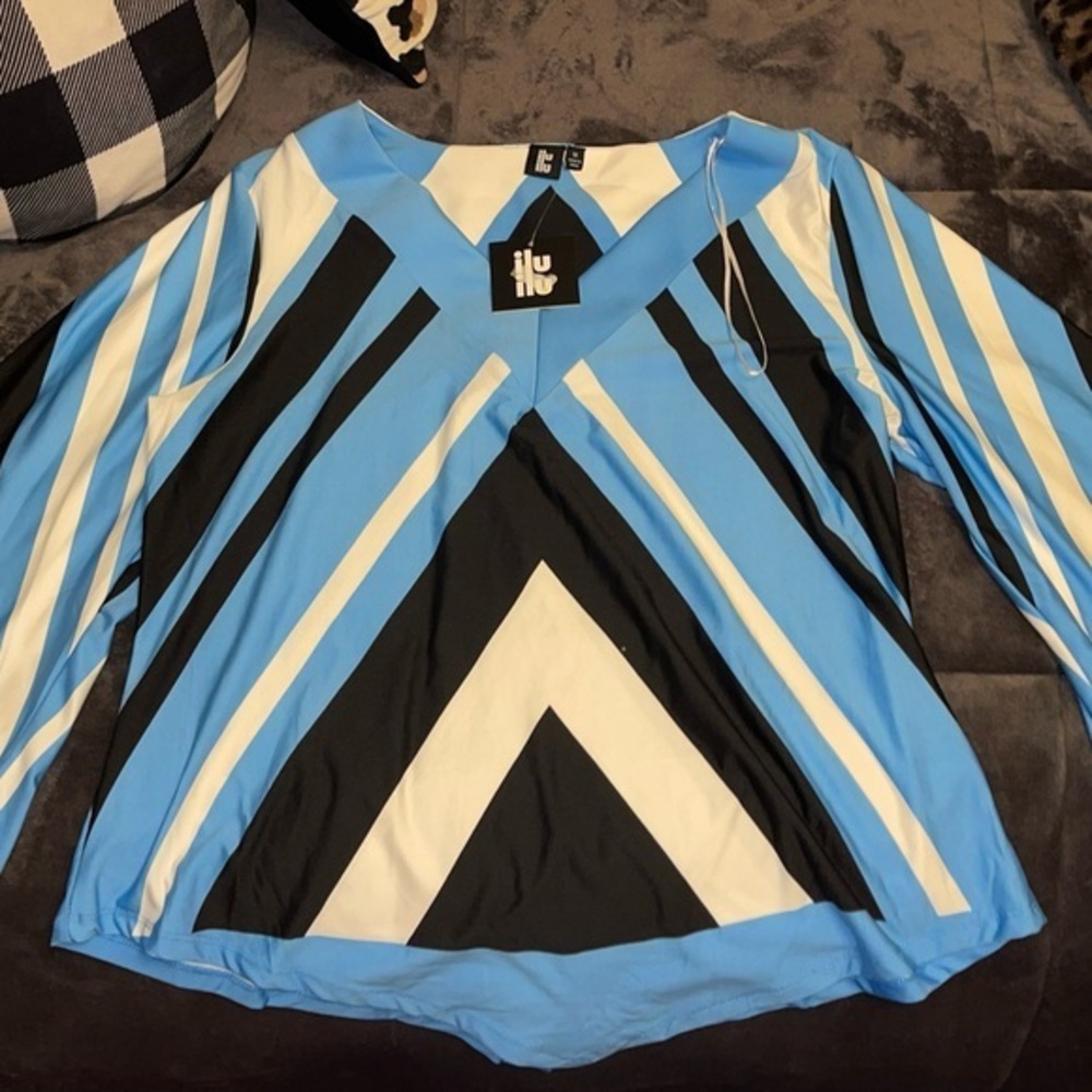NEW Chic Blue and Black Geometric Blouse